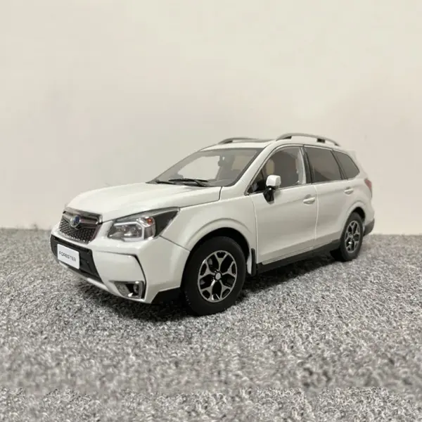 1:18 Subaru Forester Diecast Model Car - Image 7