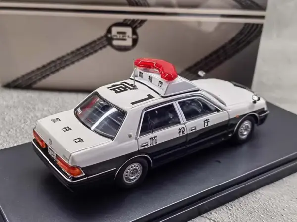 Japanese Police Car Alloy Model 1:43 Scale - Image 4