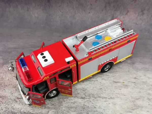 1:43 Scale Diecast Fire Truck Model Collectible - Image 3