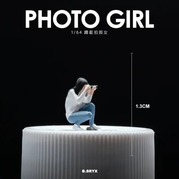 1/64 Scale Miniature Photographer Figurines - Image 7