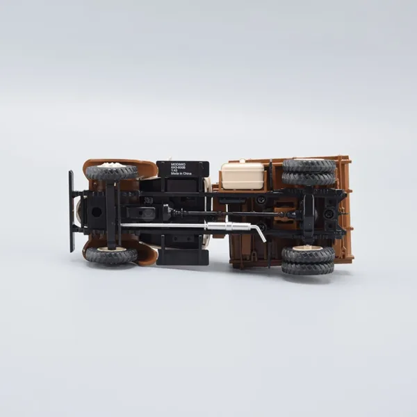 1:43 Scale KAZ-600V Diecast Construction Truck - Image 6