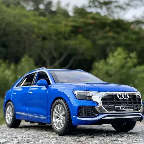 1:32 Audi Q8 Diecast Metal Car Model - Image 7