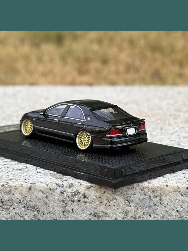 1:64 Scale Toyota Crown Resin Model Car - Image 3