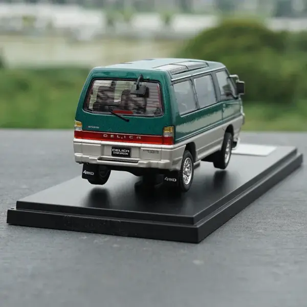 1:43 Scale Delica 4WD Diecast Model Car - Image 4