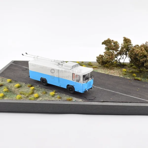 1:43 Scale Soviet KTG-1 Trolleybus Model - Image 2