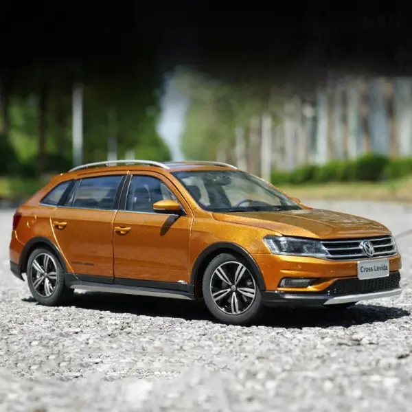 1:18 Scale Diecast Volkswagen Cross Lavida Model - Image 3