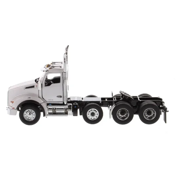 1/50 Scale Kenworth T880 Daycab Model Truck - Image 2