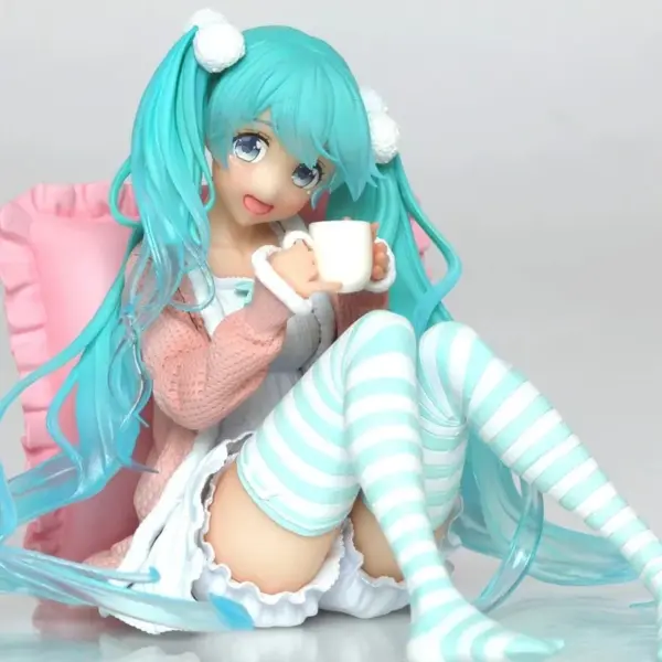 Hatsune Miku 16CM PVC Figure in Loungewear - Image 4