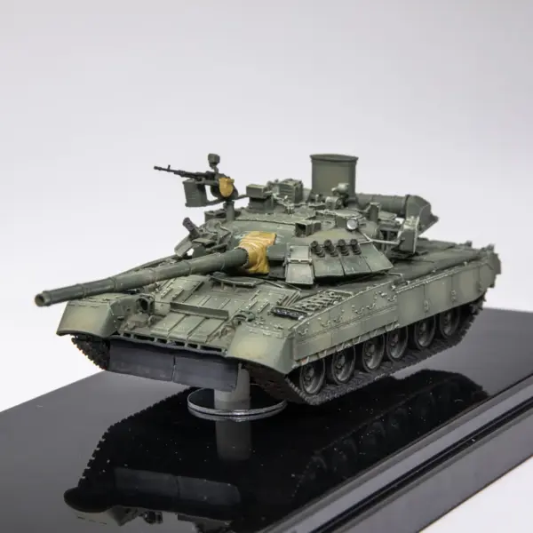 1:72 Scale T-80U Russian Battle Tank Model - Image 4