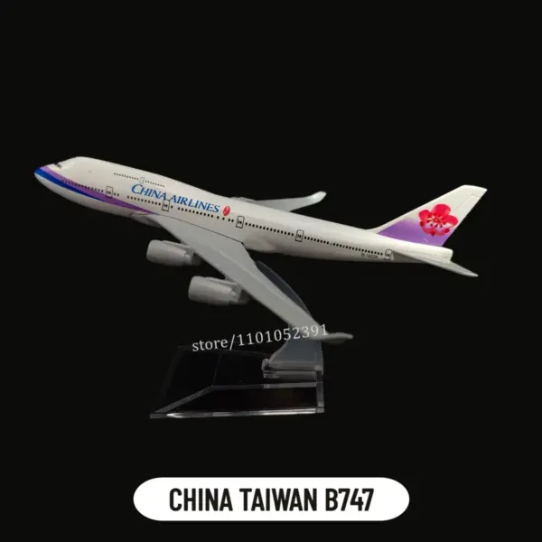 China Southern Airlines B787 Diecast Model 1:400 - Image 19