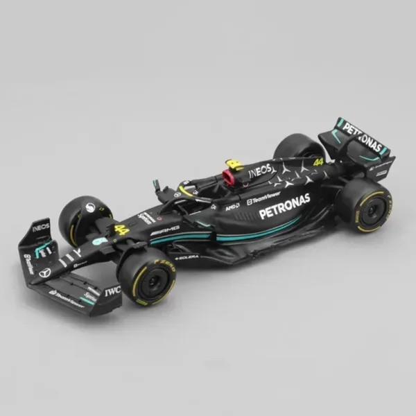 Bburago 1:24 Mercedes AMG F1 W14 Model Car - Image 3