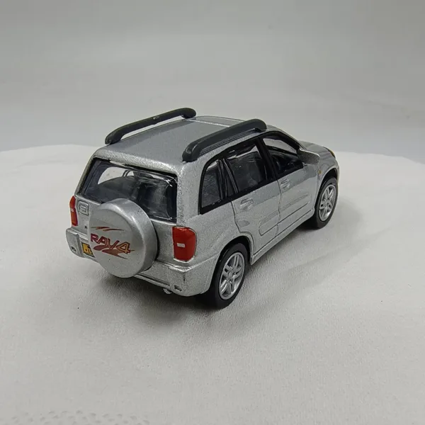 1:64 Scale Silver RAV4 Diecast Model Car - Image 5