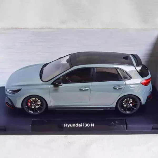 Hyundai i30 N Diecast 1:18 Scale Model - Image 2