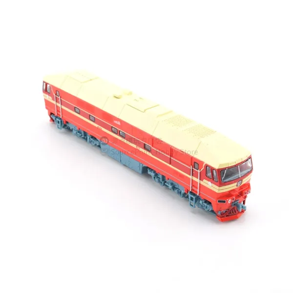 1/43 Scale TEP70 Diesel Locomotive Model Train - Image 5