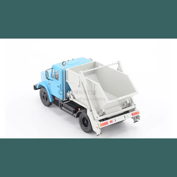 1/43 Plastic Model Garbage Truck ZIL-4333 - Image 2