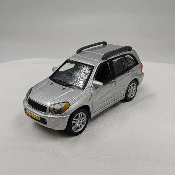 1:64 Scale Silver RAV4 Diecast Model Car