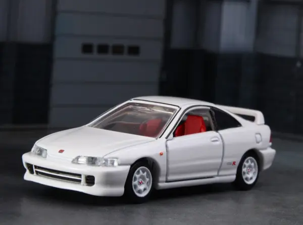 Honda Integra Type R Diecast Model Car - Image 4