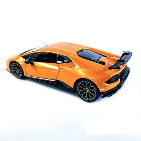 1:24 Scale Lamborghini Huracan Diecast Model - Image 2