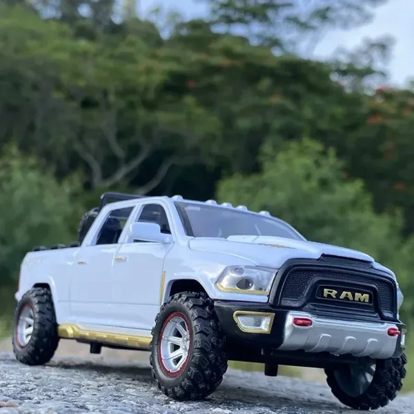 1:32 Dodge RAM TRX Alloy Diecast Model Car - Image 9