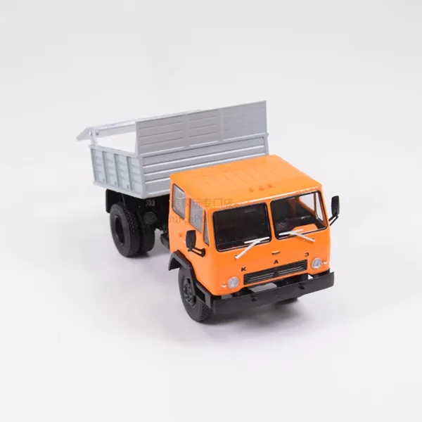 1:43 Soviet Vintage KAZ-608 Diecast Truck Model - Image 5