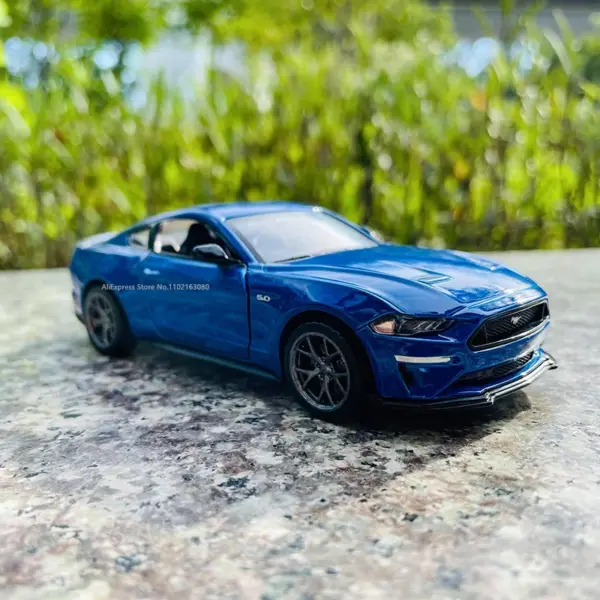 1:32 Ford Mustang GT Diecast Car Model - Image 5