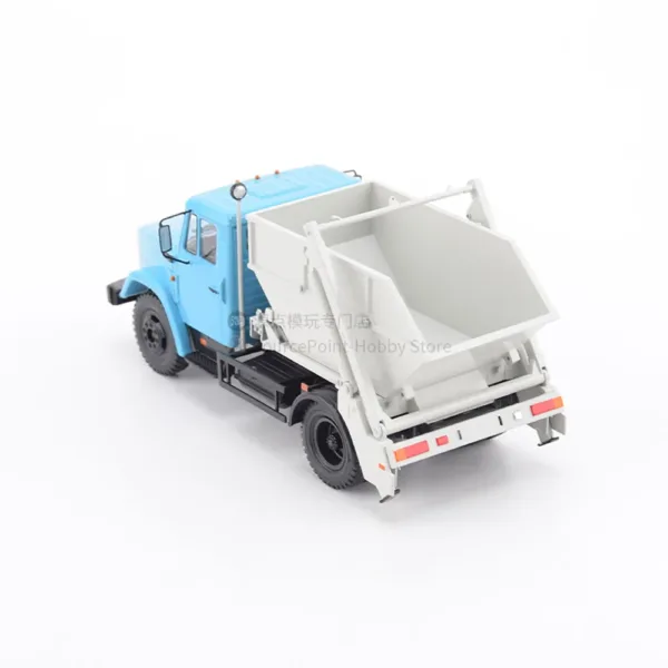 1/43 Plastic Model Garbage Truck ZIL-4333 - Image 5