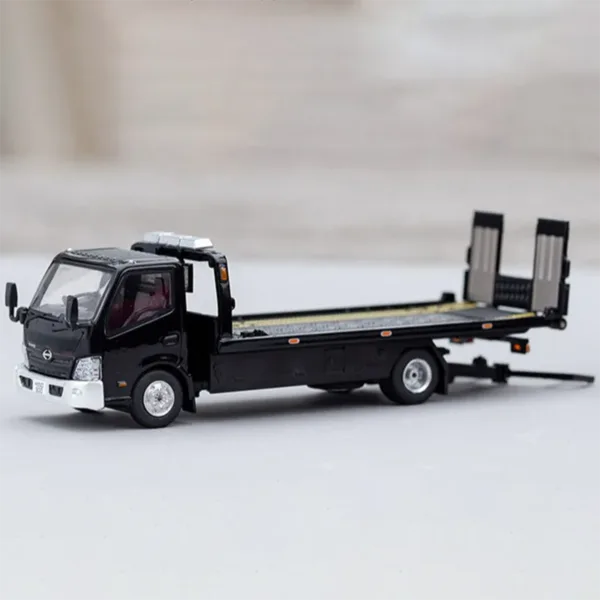 1/64 Scale Hino 300 Wrecker Model Truck - Image 6