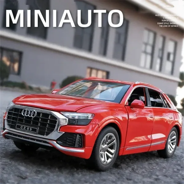 1:32 Audi Q8 Alloy Diecast Model Car - Image 3