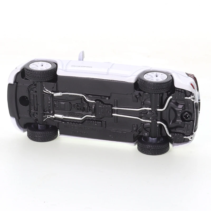 1/64 Scale Diecast Jeep Grand Cherokee Model 6 1/64 Scale Diecast Jeep Grand Cherokee Model - Image 6