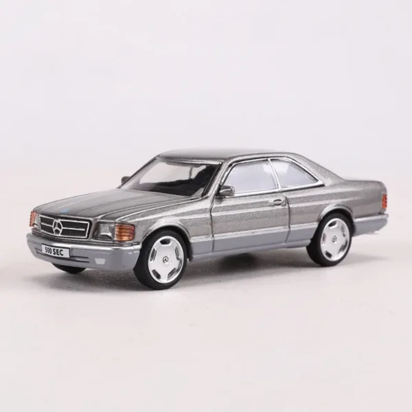 1:64 Scale Mercedes 500SEC Diecast Model Car - Image 9