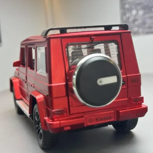 1:32 Diecast Benz G63 Police Car Model - Image 2