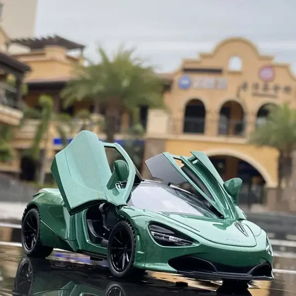 1:32 McLaren 720S Diecast Alloy Toy Car - Image 7