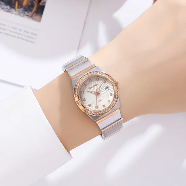 Stylish Waterproof Quartz Women's Wristwatch - Image 4