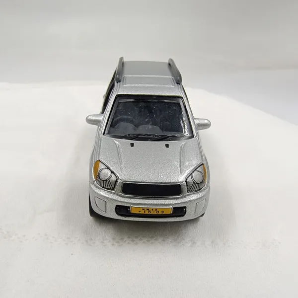 1:64 Scale Silver RAV4 Diecast Model Car - Image 3