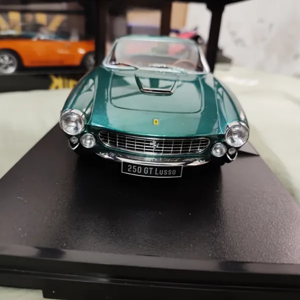 Die Cast 1/18 Scale 250 GT Lusso Model - Image 6