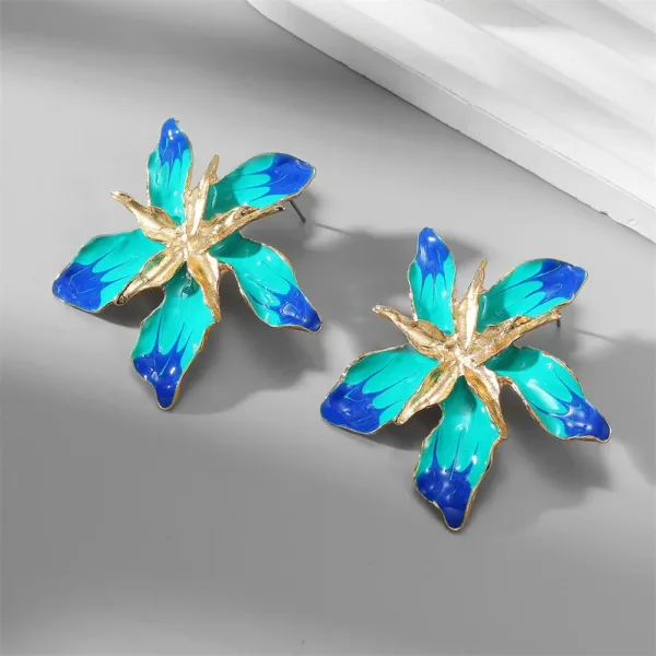 Vintage Gold Flower Statement Stud Earrings - Image 3