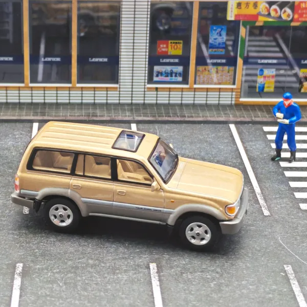 1/64 Diecast Land Cruiser LC80 Model Car - Image 6