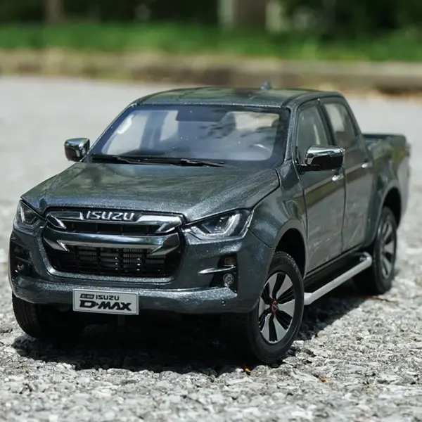 Isuzu D-Max 2021 1:18 Diecast Model Pickup - Image 4