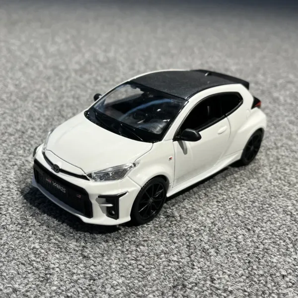 2021 Toyota Gr Yaris 1:24 Diecast Model Car - Image 6