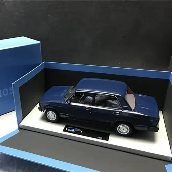 1/18 Scale Classic Lada 2105 Model Car - Image 4