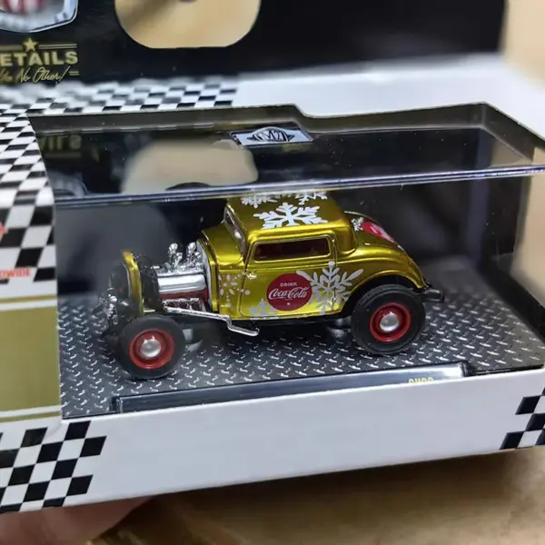 1/64 Vintage 1932 Ford Roadster Diecast Model - Image 16