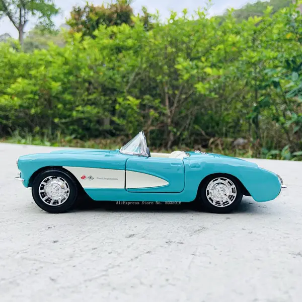 1:24 Scale 1957 Chevrolet Corvette Model Car - Image 5