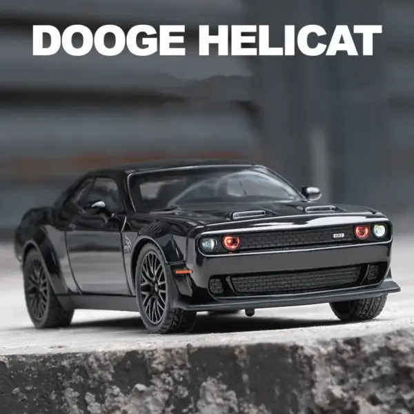 1:32 Dodge Challenger Helicat SRT Diecast Model