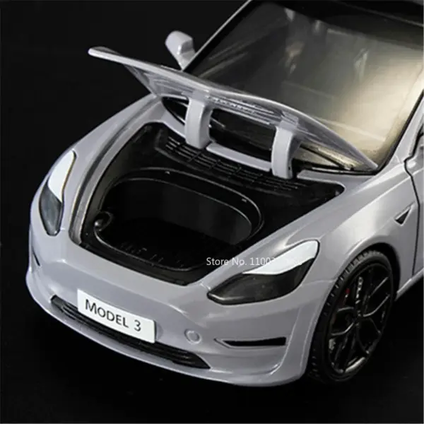 1:24 Tesla Model 3 Alloy Diecast Car Toy - Image 4