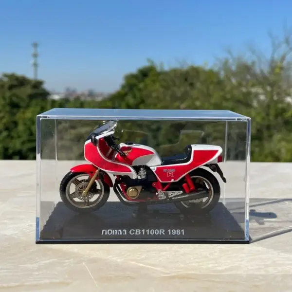 1:24 Diecast Honda CB1100R Motorcycle Model - Image 6