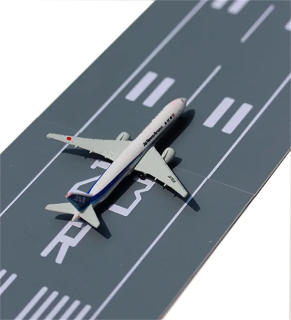 Miniature Passenger Aircraft Runway Model 1:1000 - Image 4