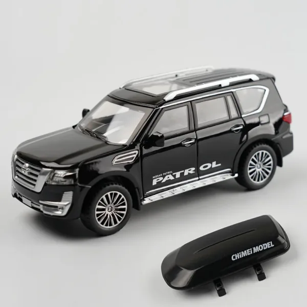 1:32 Nissan Patrol Diecast Model Car with Lights - Image 9