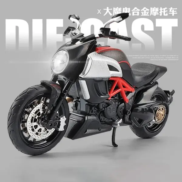 1:12 Ducati Diavel Carbon Red Model Motorcycle - Image 7