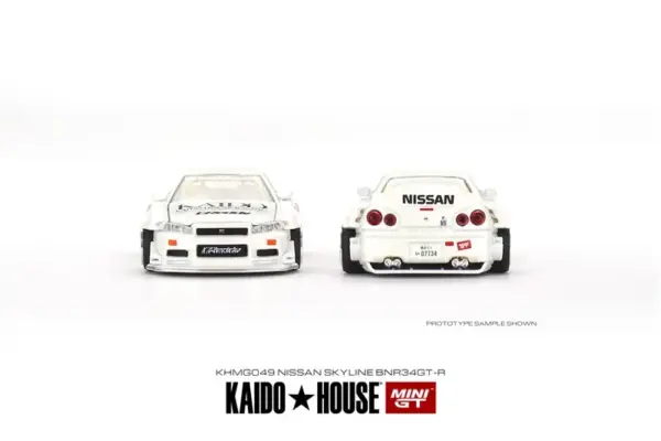 Nissan Skyline GT-R (R34) Diecast Model 1:64 - Image 4