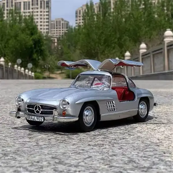 1:32 Metal Alloy Benz 300SL Diecast Model